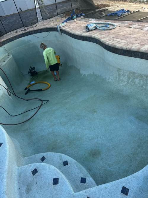 pool-cleaning